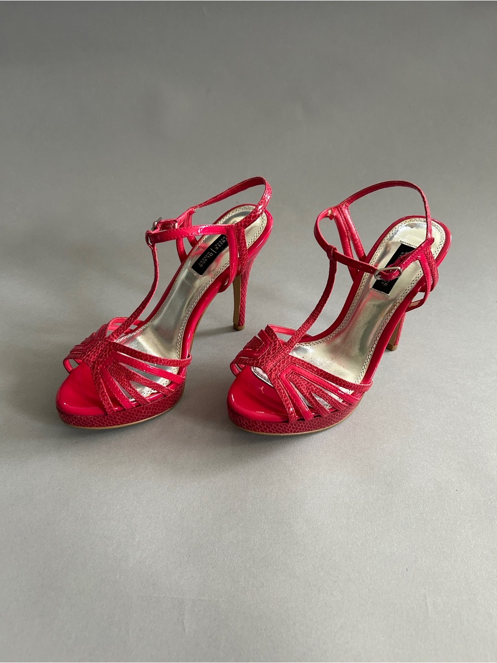 White House Black Market Fuchsia Strappy T‑Bar High Heel Sandals size 5.5 women